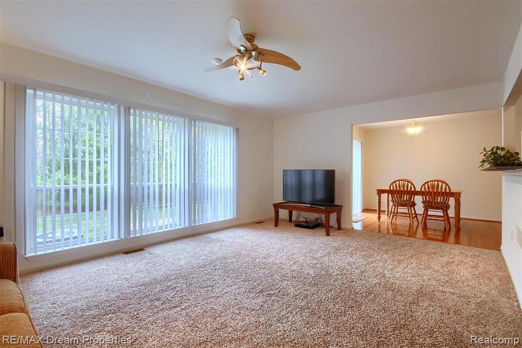 49015 Hawksburry Road Canton, MI 48188 - Photo 4 of 39
