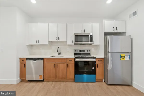 $1,422 | 2520 North Front Street, Unit 102, Philadelphia, PA 19133