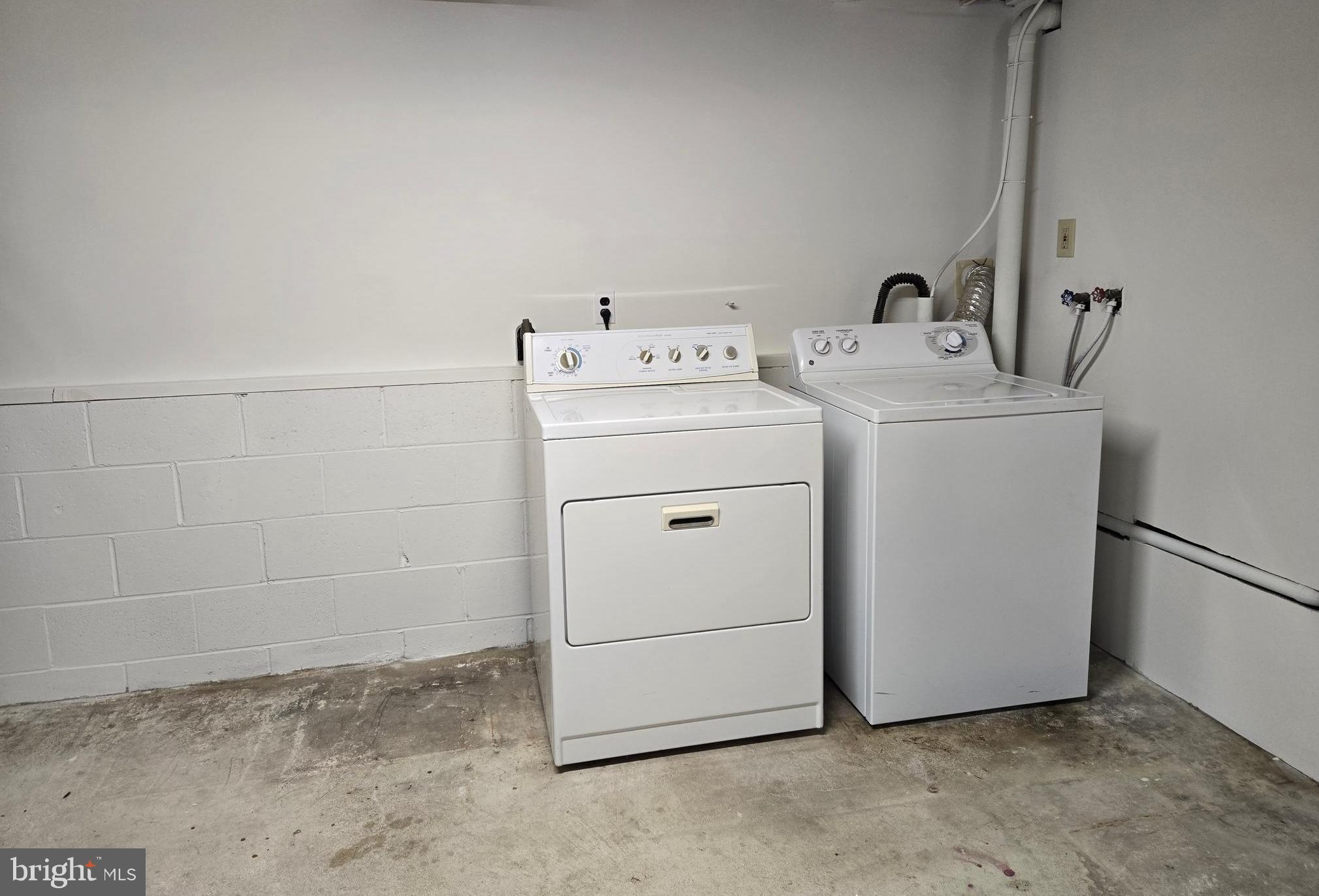 8 Sandy Drive Newfield, NJ 08344 - Photo 46 of 48 a utility room with dryer and washer