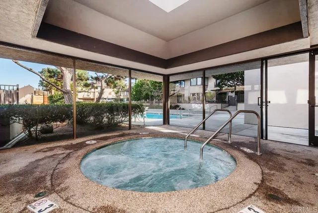 $6,000 | 757 Ocean Surf Drive, Solana Beach, CA 92075