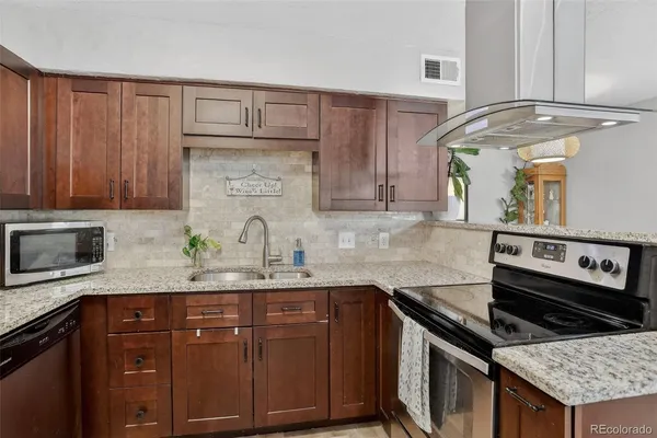 $330,000 | 1830 Newland Court, Unit 202, Lakewood, CO 80214