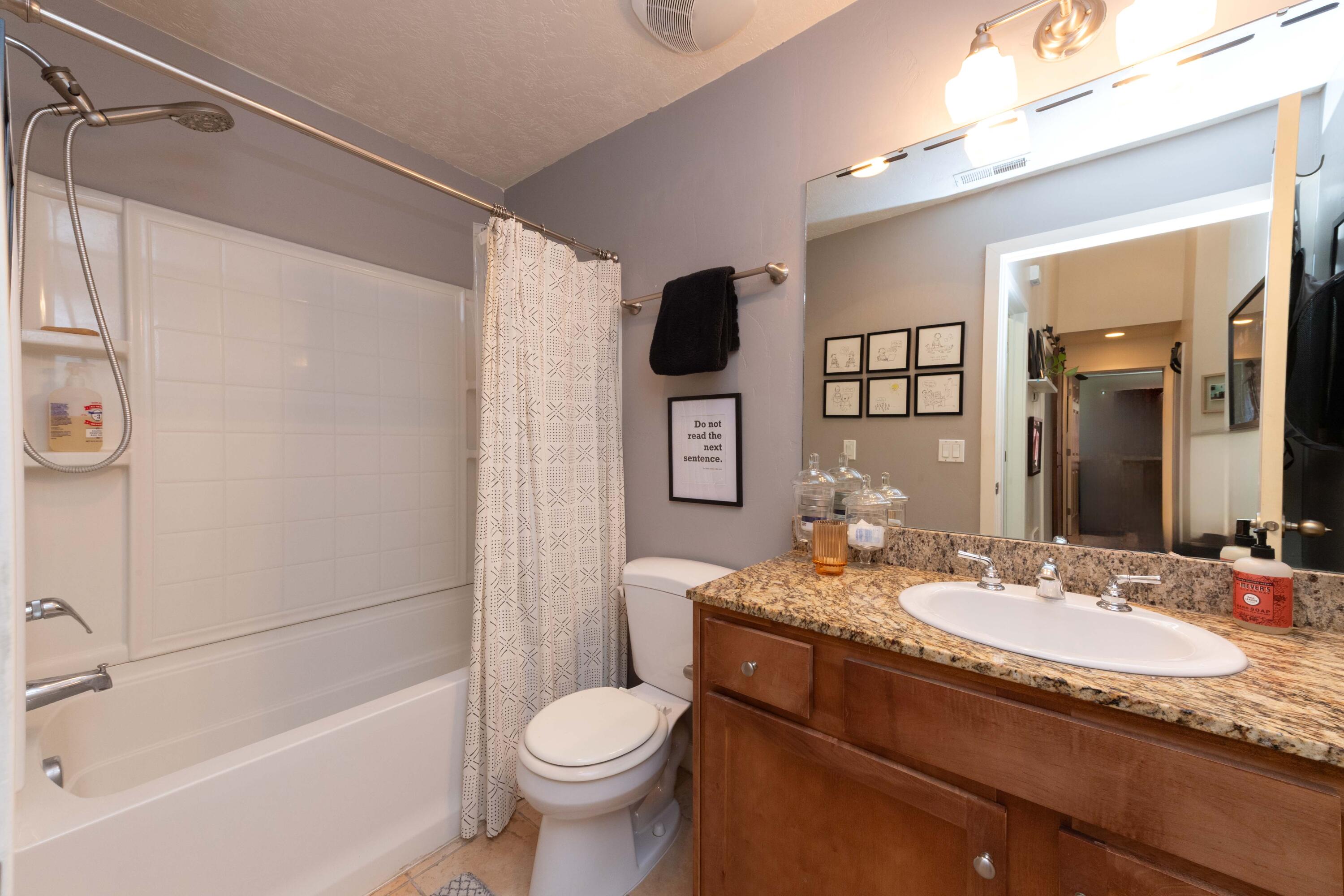1850 Copper Ranch Lane, Unit D Hailey, ID 83333 - Photo 10 of 19 Bathroom 1