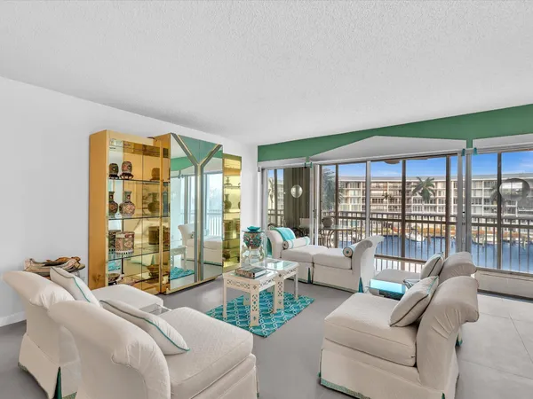$3,300 | 1537 East Hillsboro Boulevard, Unit 438, Deerfield Beach, FL 33441