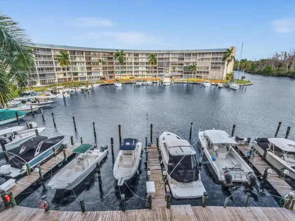 $3,300 | 1537 East Hillsboro Boulevard, Unit 438, Deerfield Beach, FL 33441
