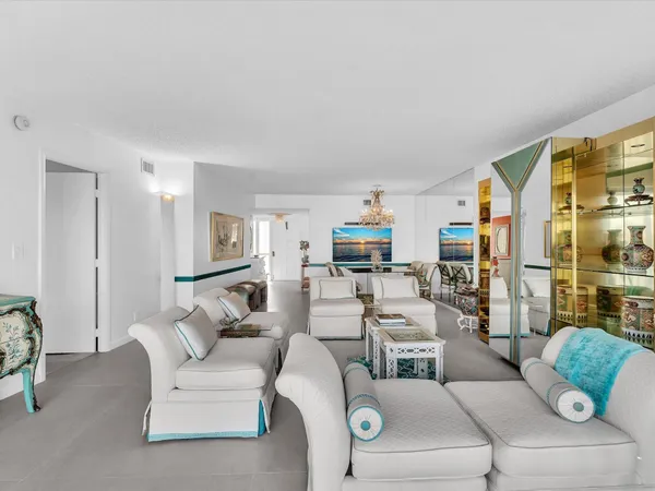 $3,300 | 1537 East Hillsboro Boulevard, Unit 438, Deerfield Beach, FL 33441