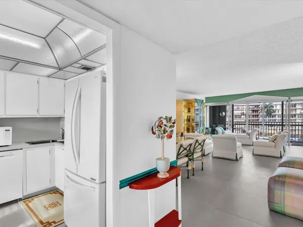 $3,300 | 1537 East Hillsboro Boulevard, Unit 438, Deerfield Beach, FL 33441