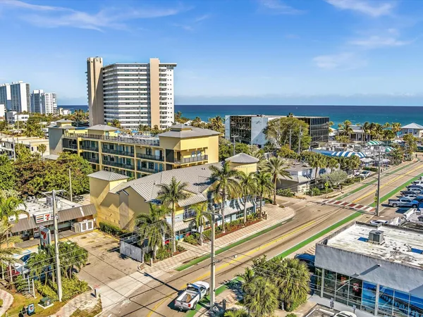 $3,300 | 1537 East Hillsboro Boulevard, Unit 438, Deerfield Beach, FL 33441