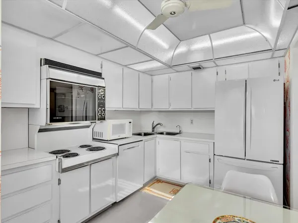 $3,300 | 1537 East Hillsboro Boulevard, Unit 438, Deerfield Beach, FL 33441