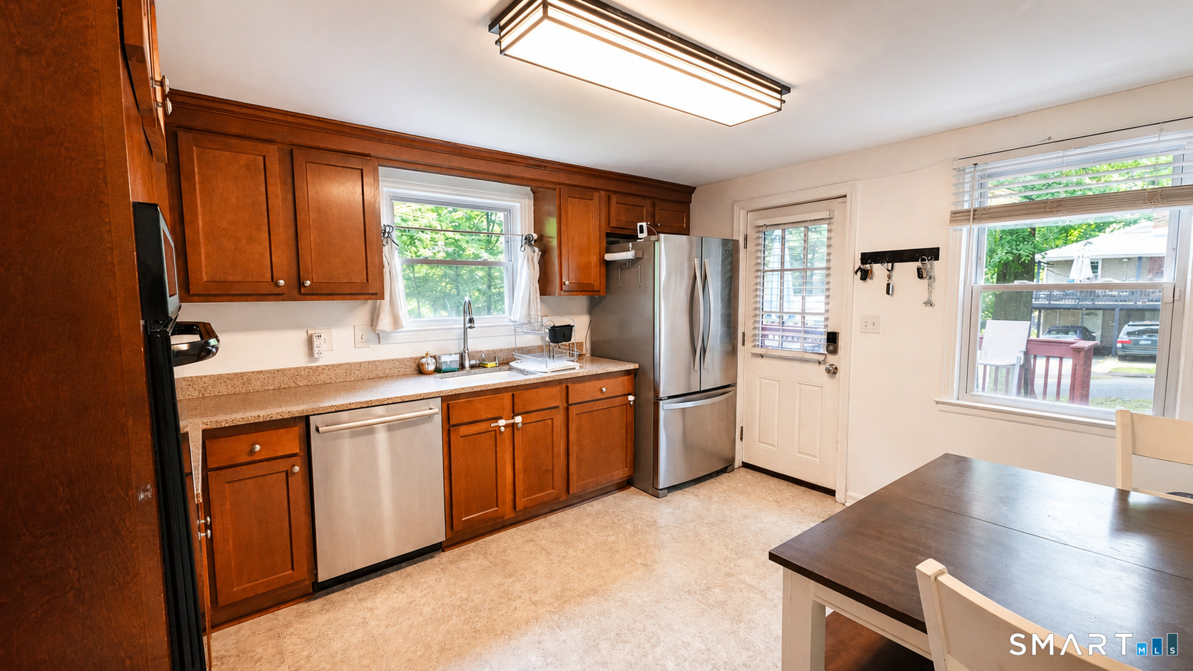 6 Sinclair Street Windsor, CT 06095 - Photo 8 of 22