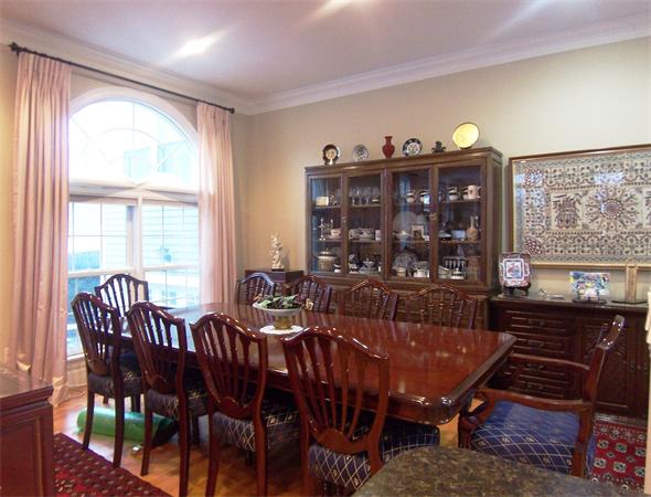 42 Salisbury Road, Unit 42 Newton, MA 02458 - Photo 2 of 10 Gallery Image 2