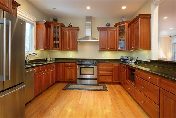 42 Salisbury Road, Unit 42 Newton, MA 02458 - Photo 3 of 10 Gallery Image 3