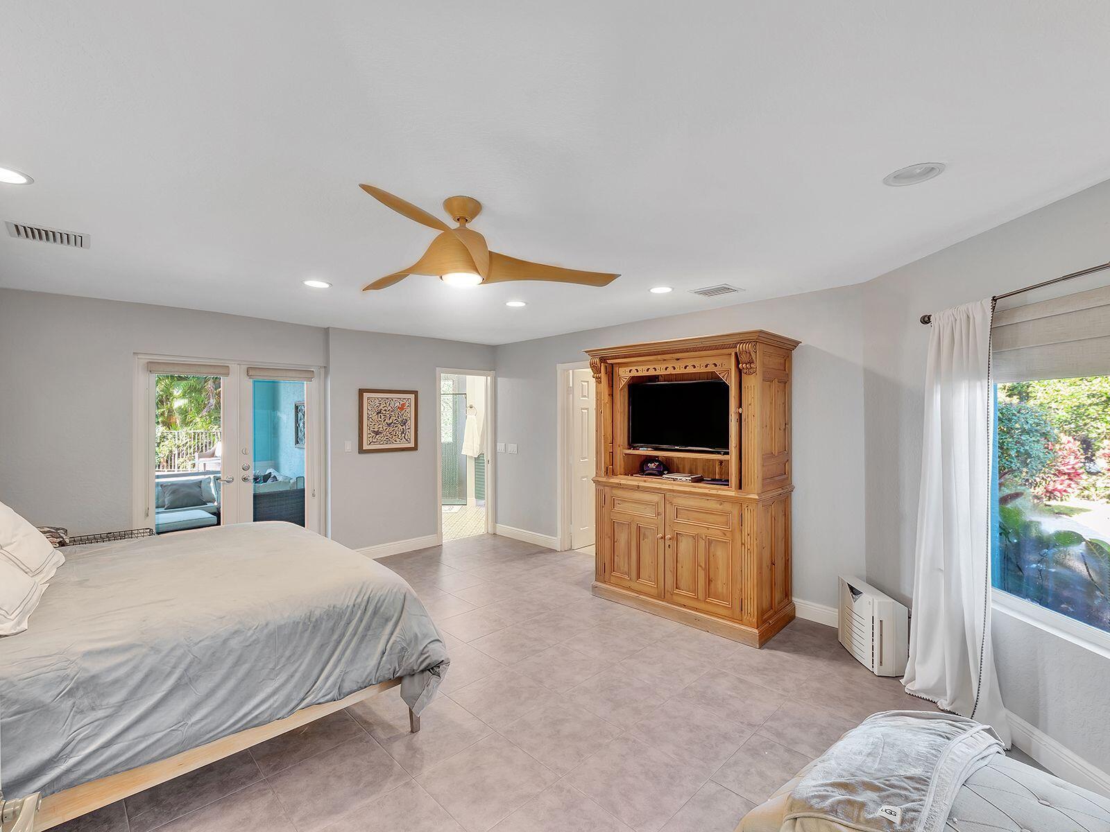 1910 Southwest 6th Place Boca Raton, FL 33486 - Photo 29 of 69 Main_Bed_Bath