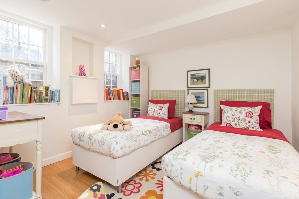 11 Fayette Street, Unit 1 Boston, MA 02116 - Photo 7 of 9