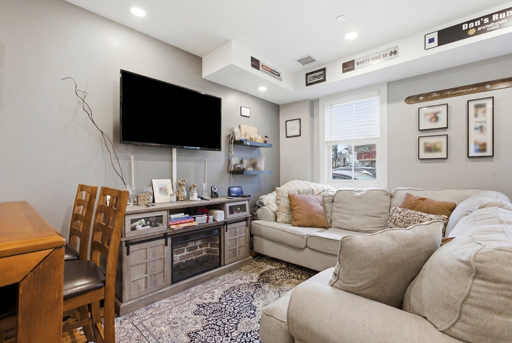 89 Prescott Street, Unit B Boston, MA 02128 - Photo 5 of 27