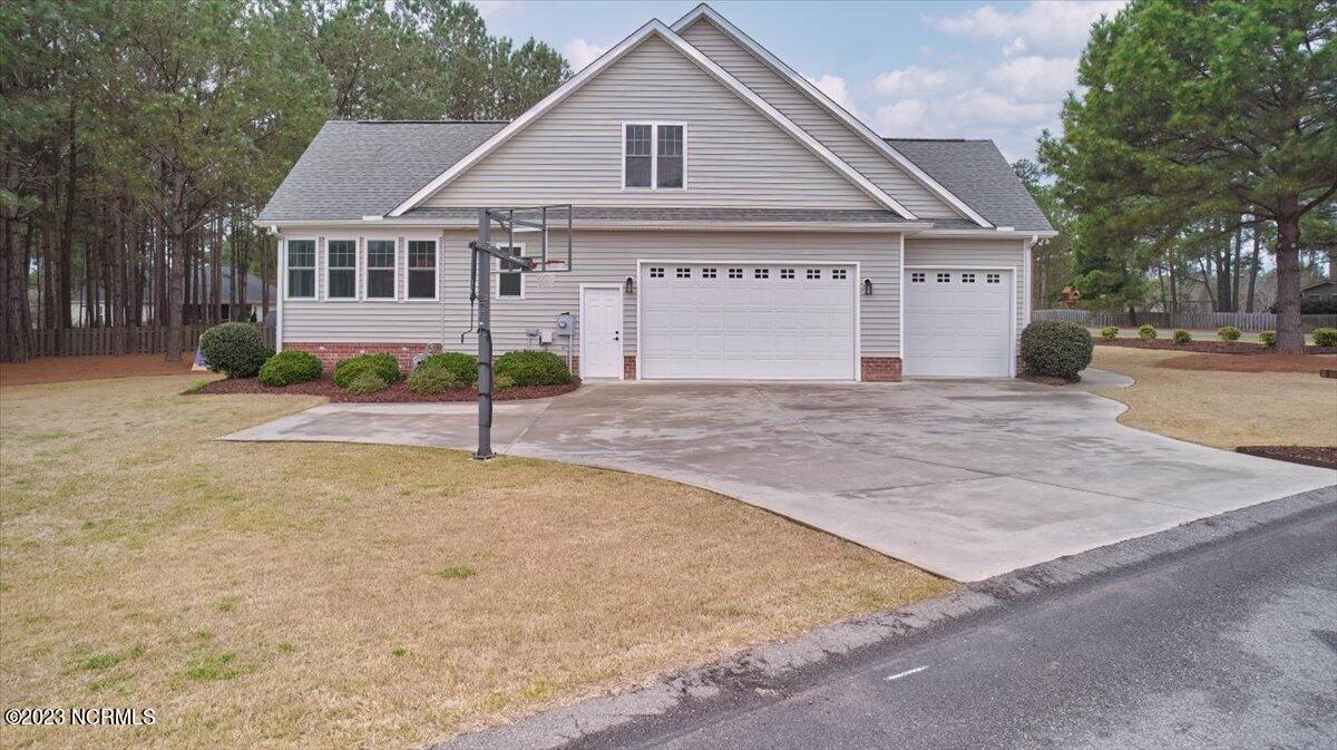 555 Michael Road Whispering Pines, NC 28327 - Photo 5 of 38 23-555 Michael Rd._23