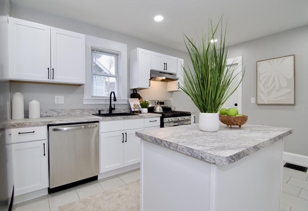 67 Villa Parkway Springfield, MA 01109 - Photo 19 of 42