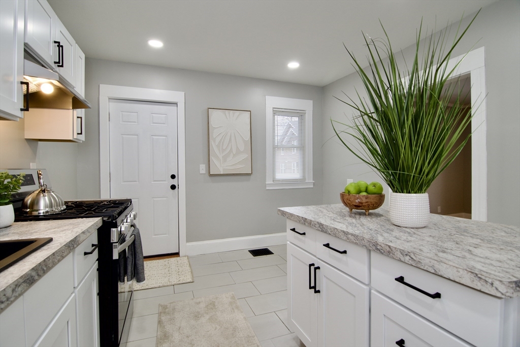 67 Villa Parkway Springfield, MA 01109 - Photo 20 of 42