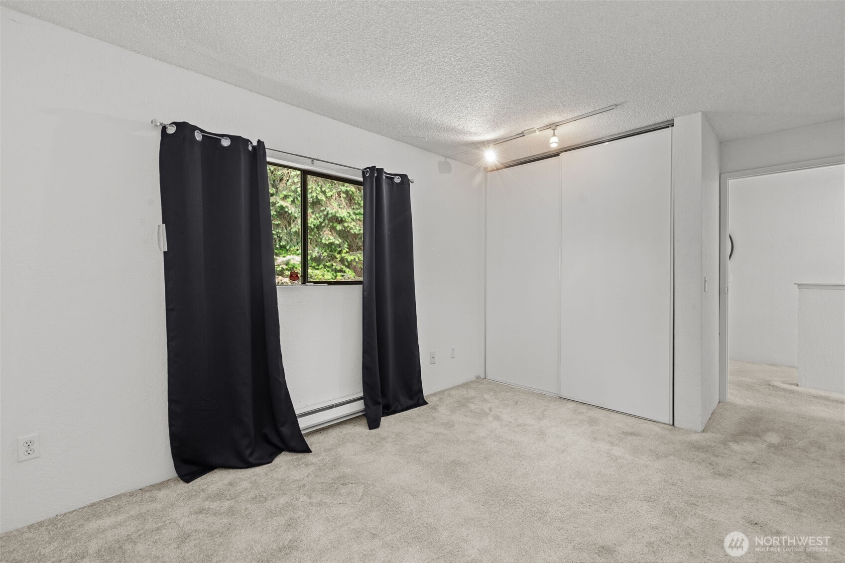 25042 Lake Fenwick Road, Unit 35 Kent, WA 98032 - Photo 24 of 38