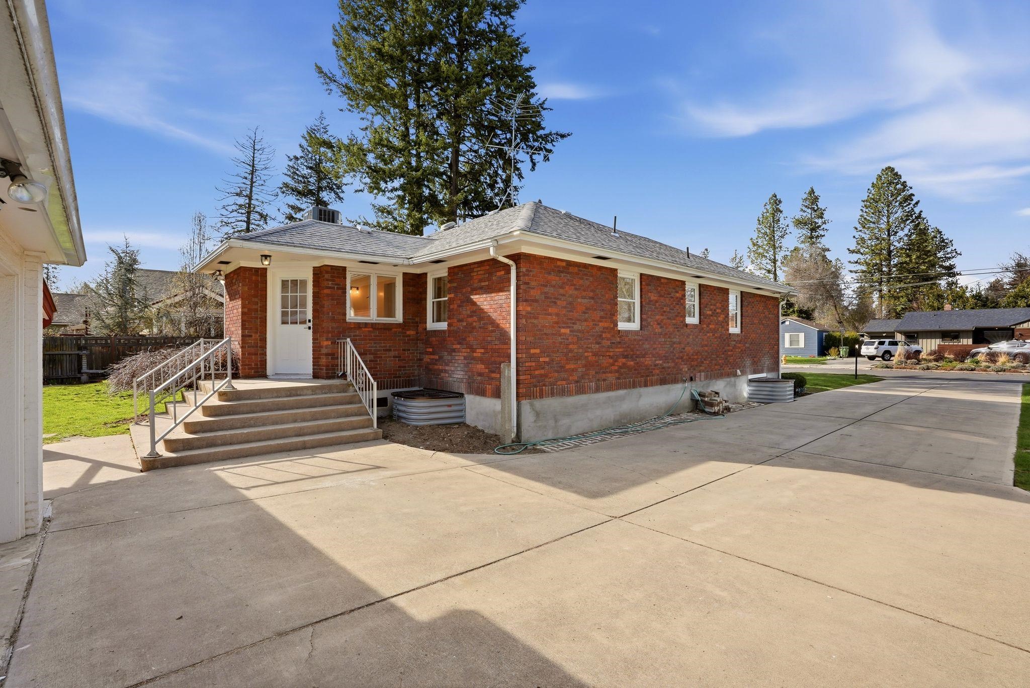 39 West 33rd Avenue Spokane, WA 99203 - Photo 32 of 50