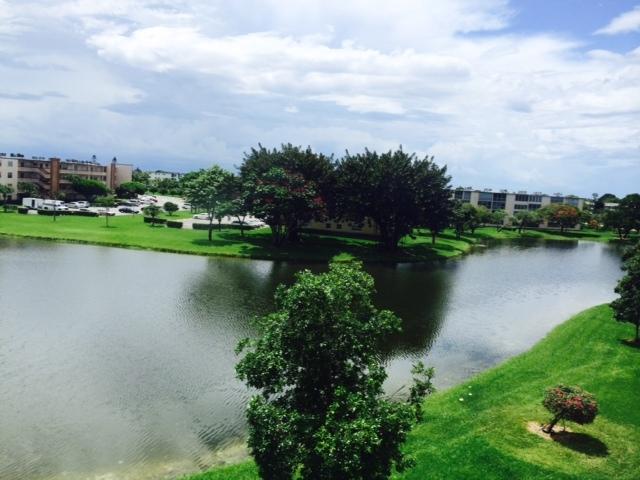 4029 Lincoln A, Unit B Boca Raton, FL 33434 - Photo 4 of 19 Water View