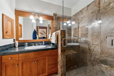 $5,995,000 | 2221 Silver Fox, Truckee, CA 96161