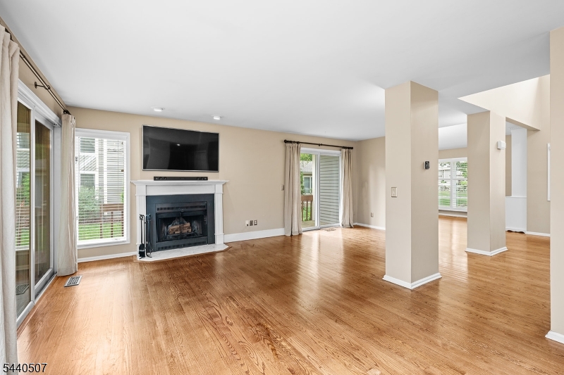 31 Stone Row Lane Oak Ridge, NJ 07438 - Photo 6 of 29