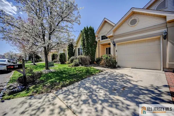 $479,900 | 17 Umberland Place, Monroe Township, NJ 08831