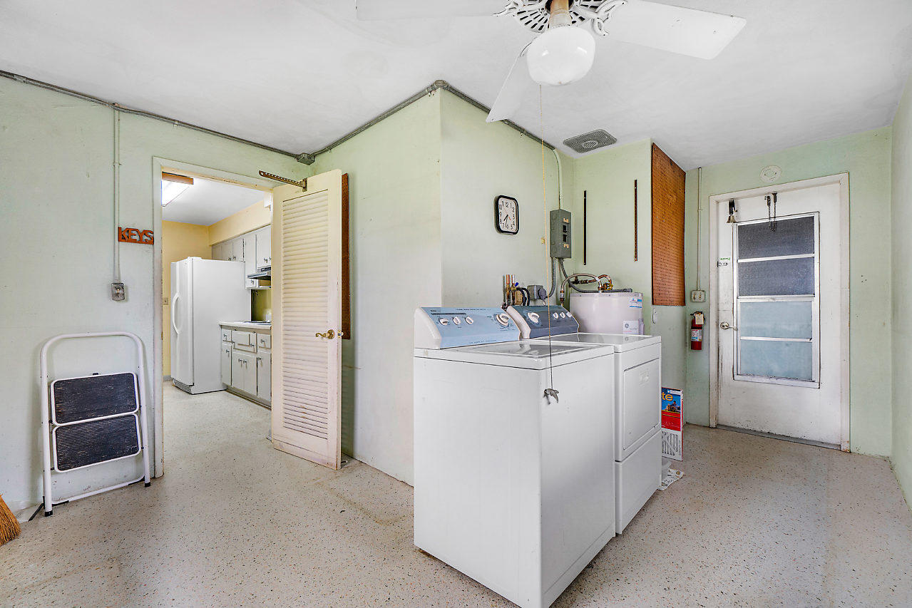 367 Northeast 23rd Way Boca Raton, FL 33431 - Photo 15 of 22 Laundry Room