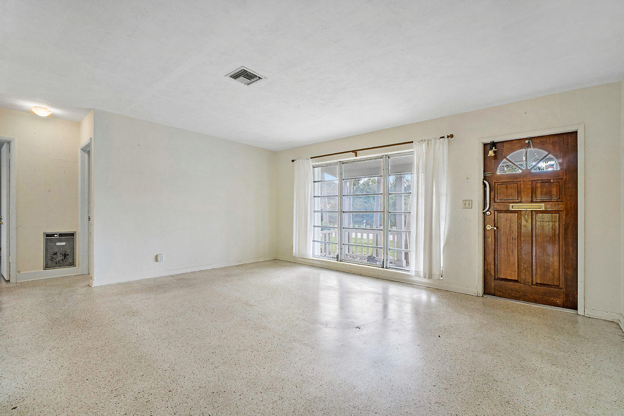 367 Northeast 23rd Way Boca Raton, FL 33431 - Photo 5 of 22 Living Room