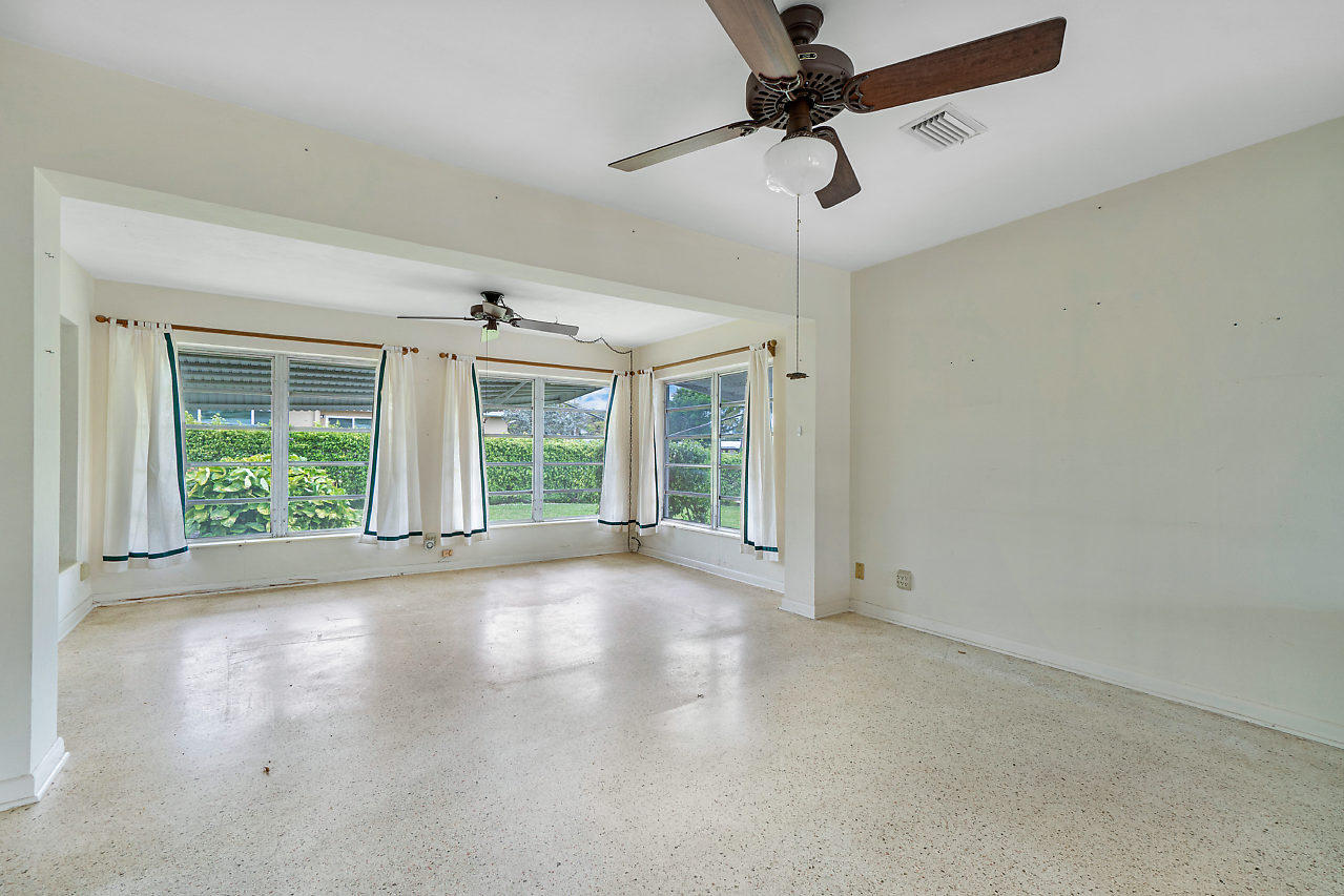 367 Northeast 23rd Way Boca Raton, FL 33431 - Photo 8 of 22 008-367NE23rdWay-BocaRaton-FL-small
