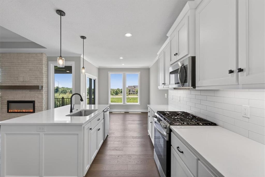 9468 Shady Bend Road Lenexa, KS 66227 - Photo 12 of 58