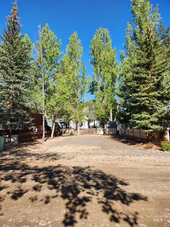 $329,000 | 514 E13/14 Sawyer Street, Unit E13/14, Cascade, ID 83611