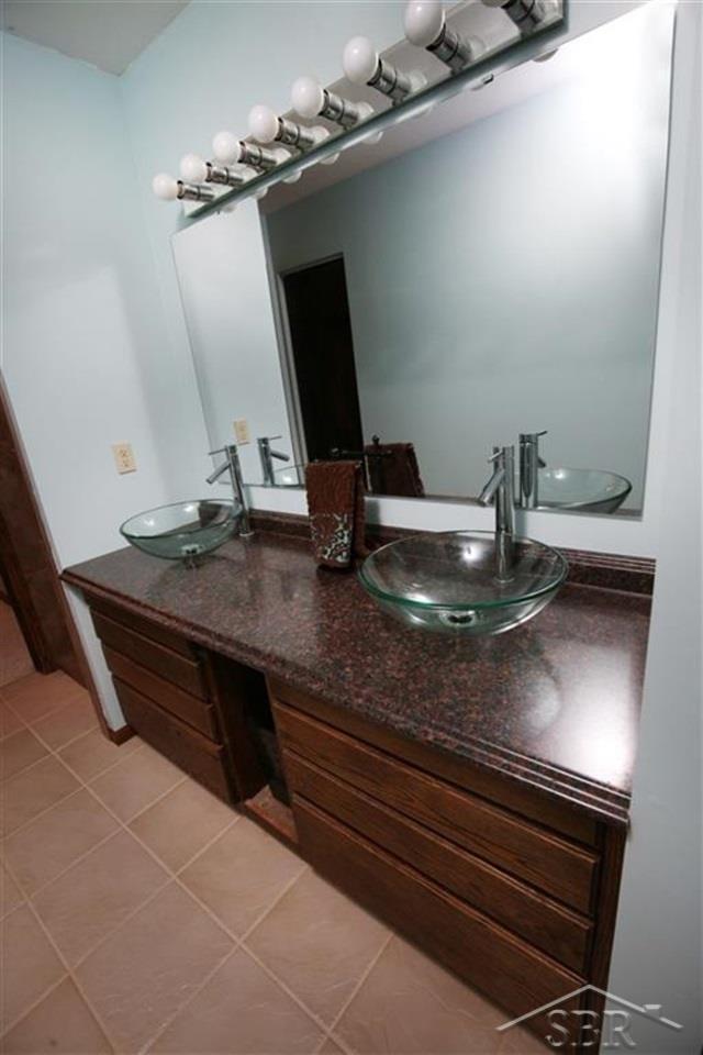 2814 East Ashby Road Midland, MI 48640 - Photo 35 of 50 50024976-34.JPG