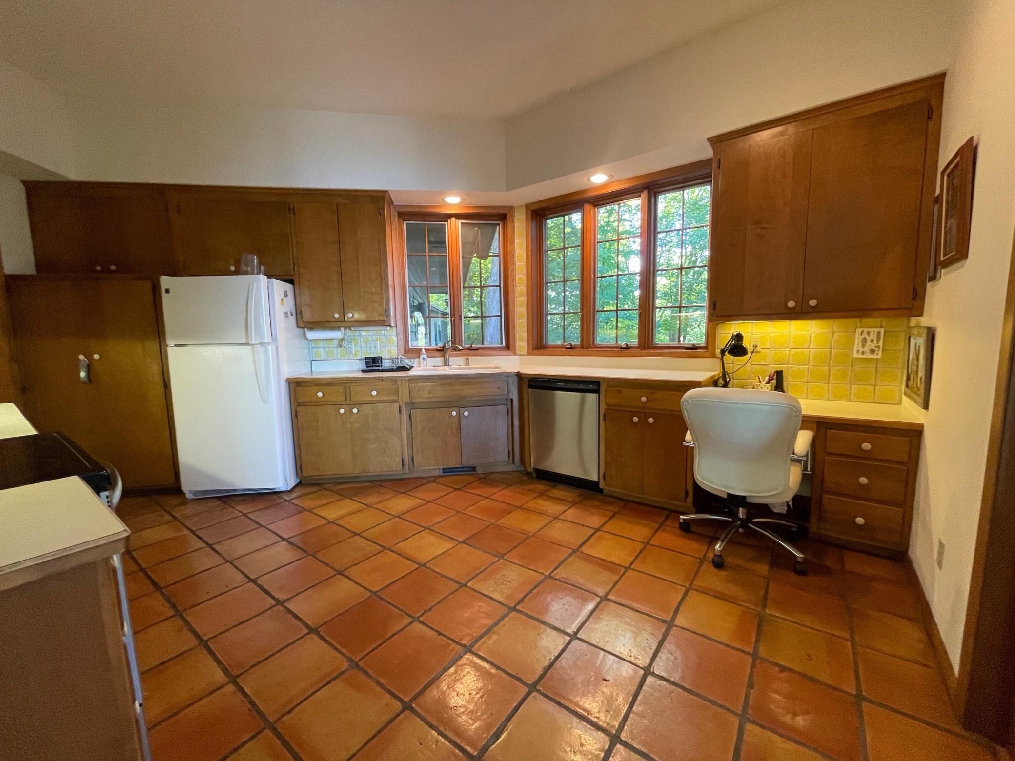 44 Peninsula Road Dellwood, MN 55110 - Photo 13 of 55