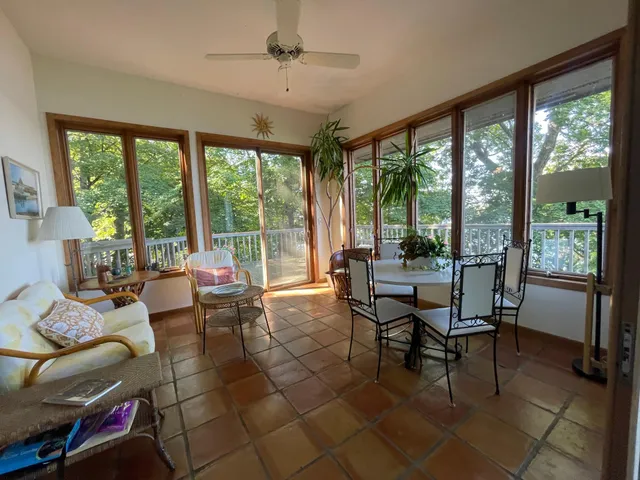 $3,000 | 44 Peninsula Road, Dellwood, MN 55110