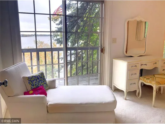 $3,000 | 44 Peninsula Road, Dellwood, MN 55110