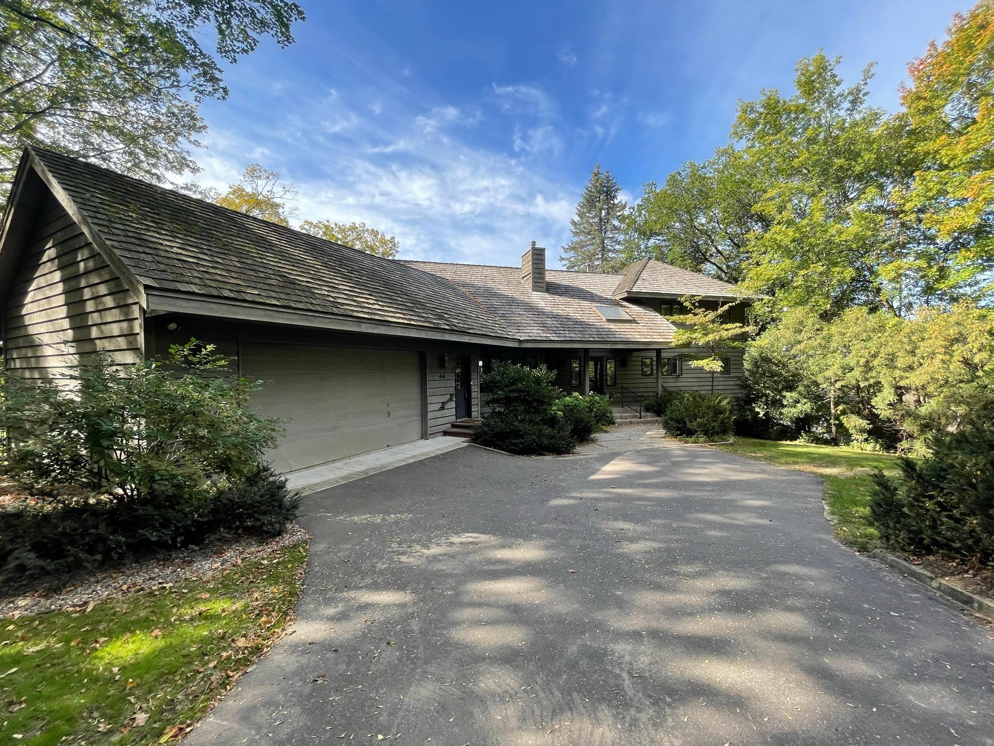 44 Peninsula Road Dellwood, MN 55110 - Photo 3 of 55