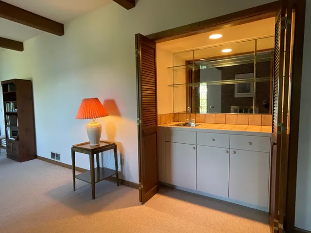 $3,000 | 44 Peninsula Road, Dellwood, MN 55110