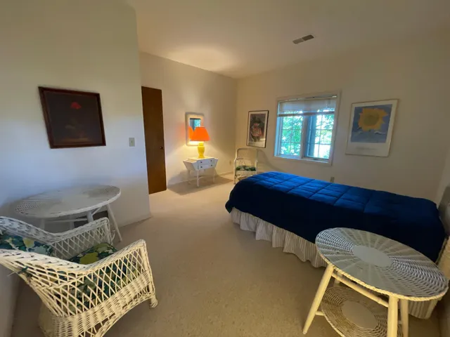 $3,000 | 44 Peninsula Road, Dellwood, MN 55110