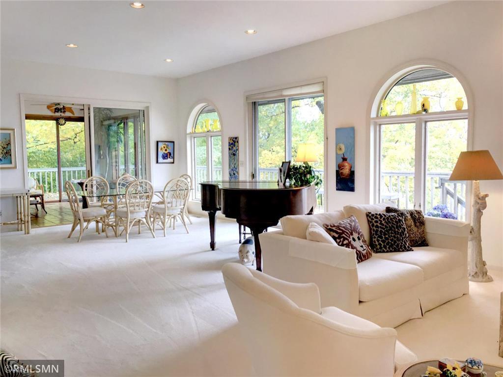 44 Peninsula Road Dellwood, MN 55110 - Photo 7 of 55