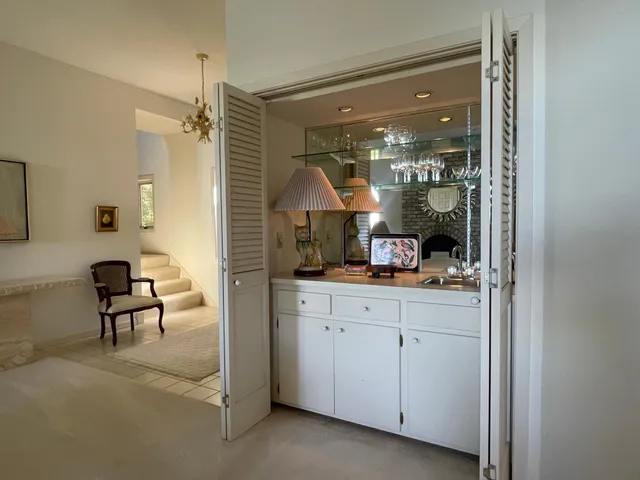 $3,000 | 44 Peninsula Road, Dellwood, MN 55110