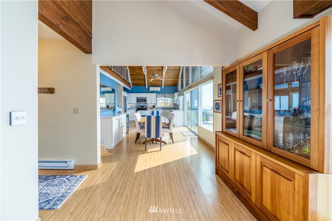 14772 South Lakeshore Road Chelan, WA 98816 - Photo 15 of 25 Gallery Image 15