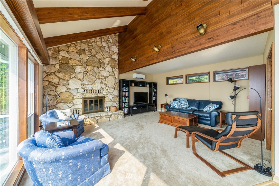 14772 South Lakeshore Road Chelan, WA 98816 - Photo 17 of 25 Gallery Image 17
