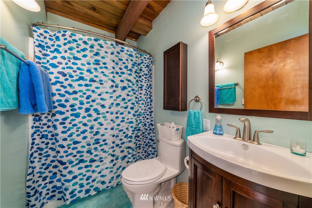 14772 South Lakeshore Road Chelan, WA 98816 - Photo 21 of 25 Gallery Image 21