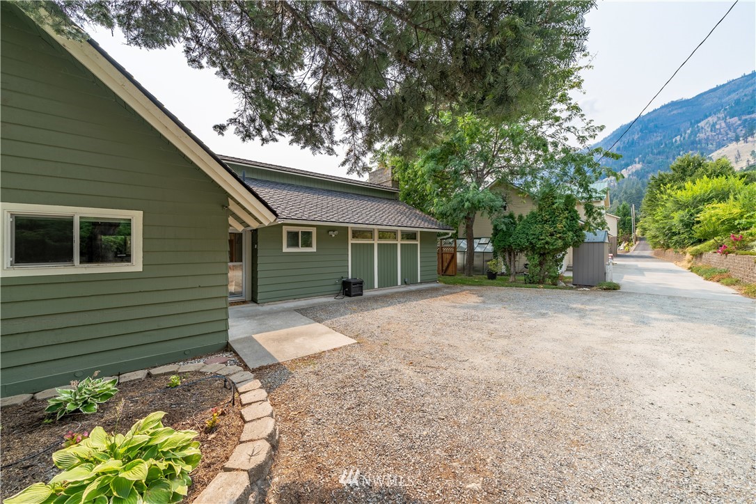 14772 South Lakeshore Road Chelan, WA 98816 - Photo 25 of 25 Gallery Image 25