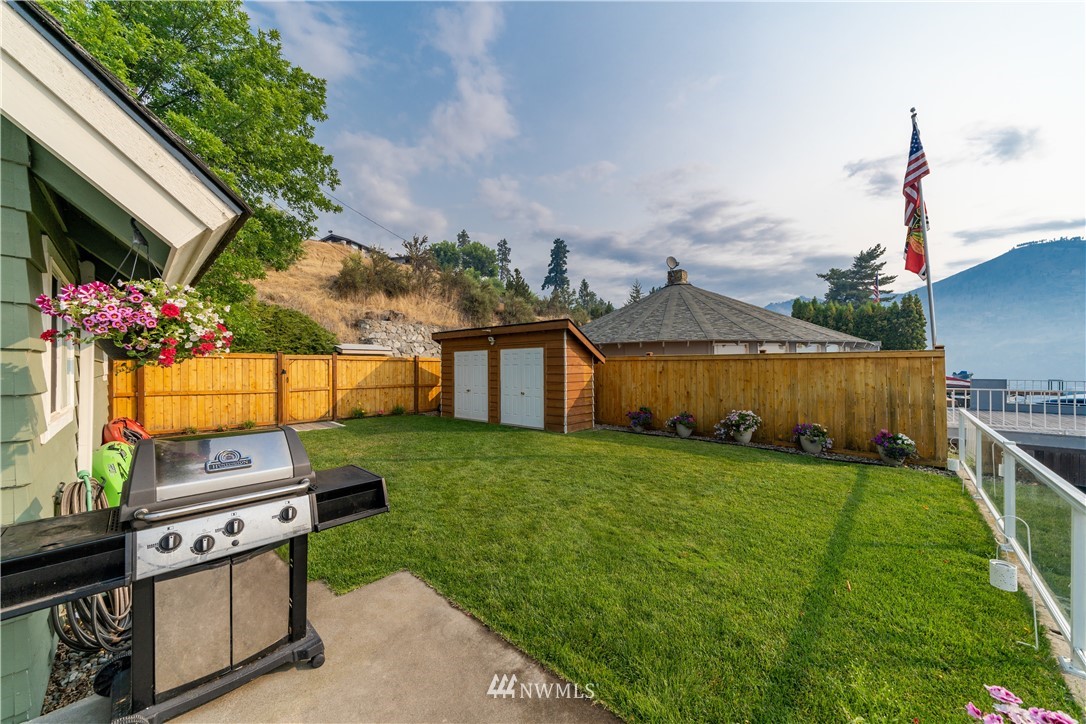 14772 South Lakeshore Road Chelan, WA 98816 - Photo 10 of 25 Gallery Image 10