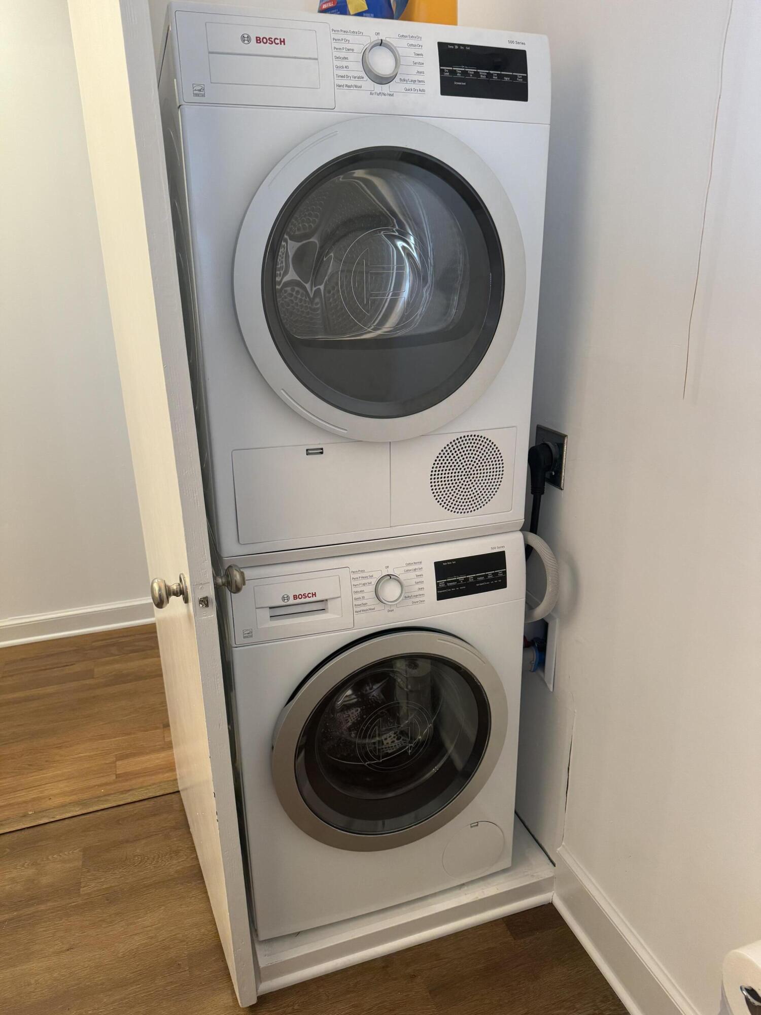 184 Harborview Drive Tavernier, FL 33070 - Photo 23 of 23 a utility room with dryer and washer