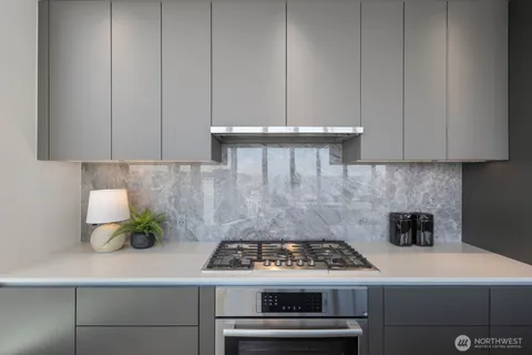 $1,390,000 | 2510 6th Avenue, Unit 2502, Seattle, WA 98121