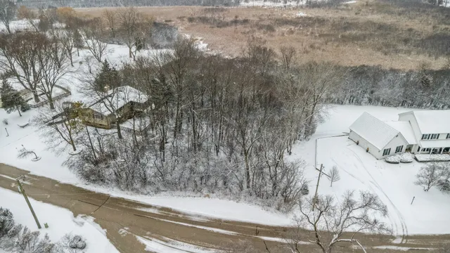 $130,000 | 24334 North Grandview Drive, Lake Barrington, IL 60010