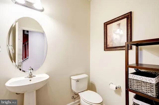 $925,000 | 9652 Pullman Place, Fairfax, VA 22031